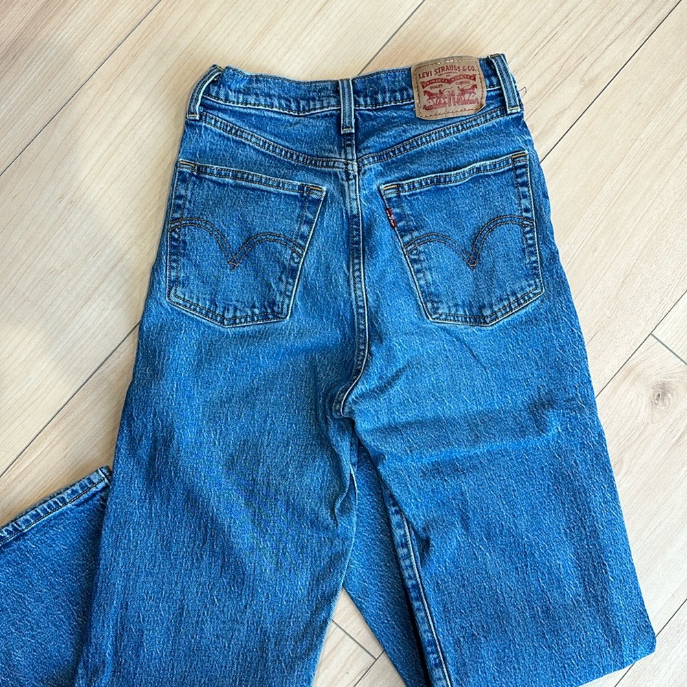 Levi's High Rise Straight Leg Jeans - Medium Blue Denim